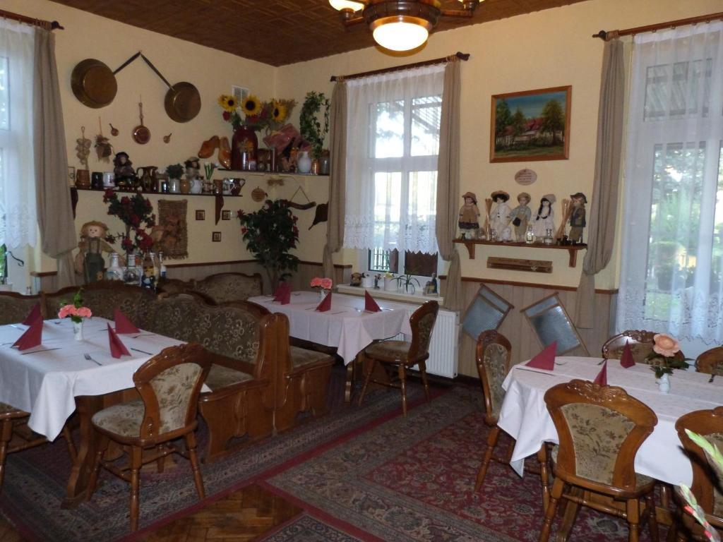 Landhaus Dargelin Hotel Behrenhoff Esterno foto