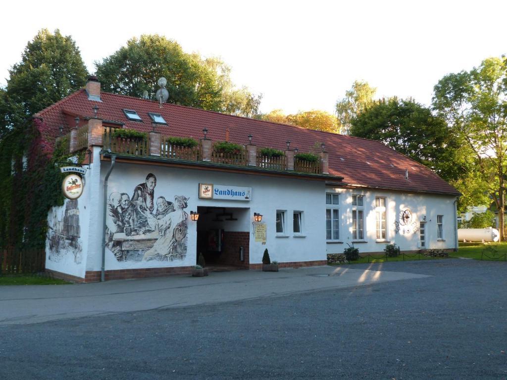 Landhaus Dargelin Hotel Behrenhoff Esterno foto