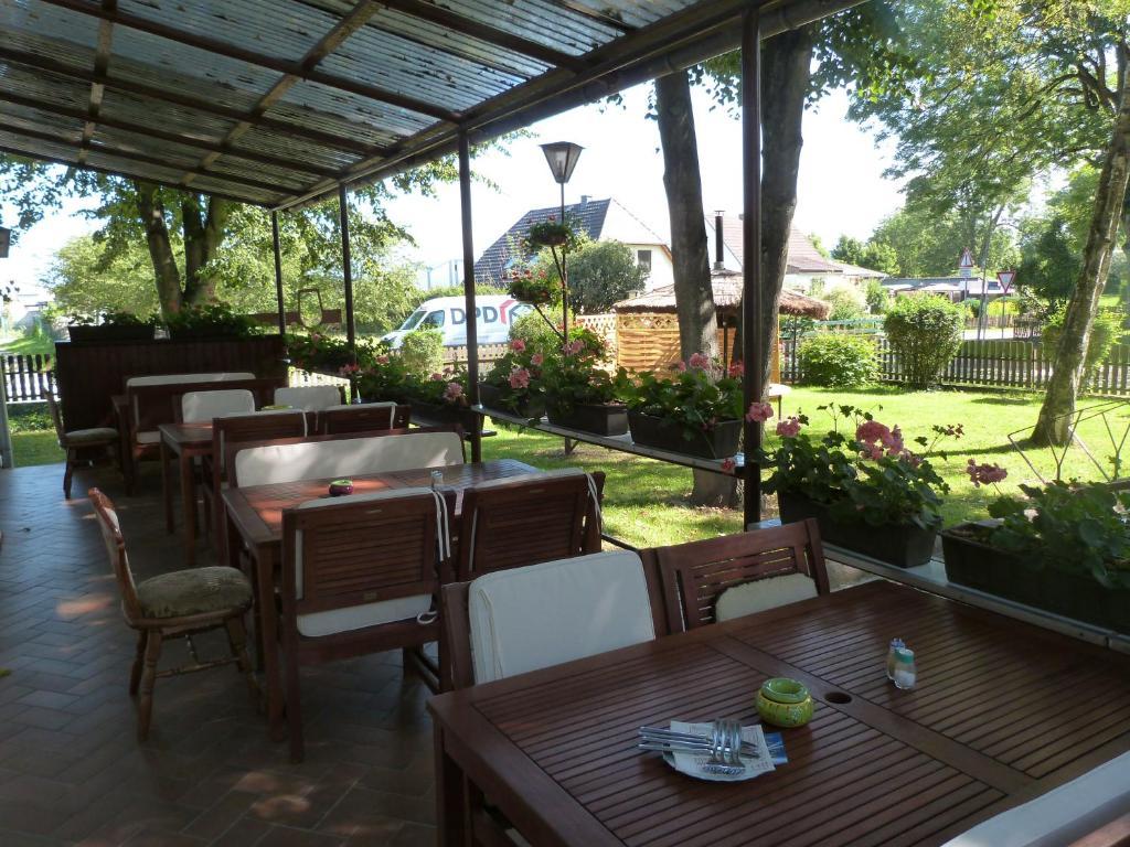 Landhaus Dargelin Hotel Behrenhoff Esterno foto