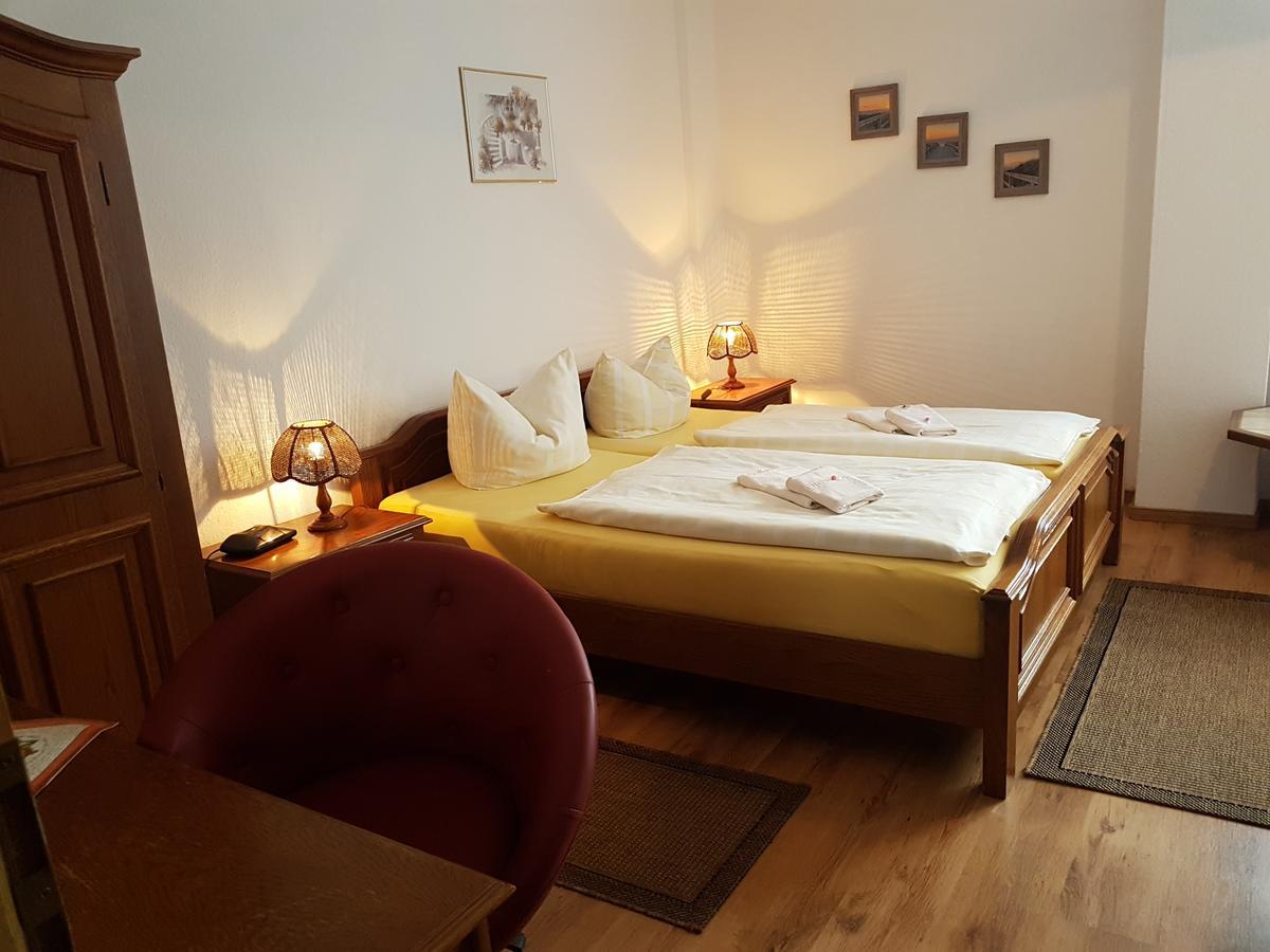 Landhaus Dargelin Hotel Behrenhoff Esterno foto
