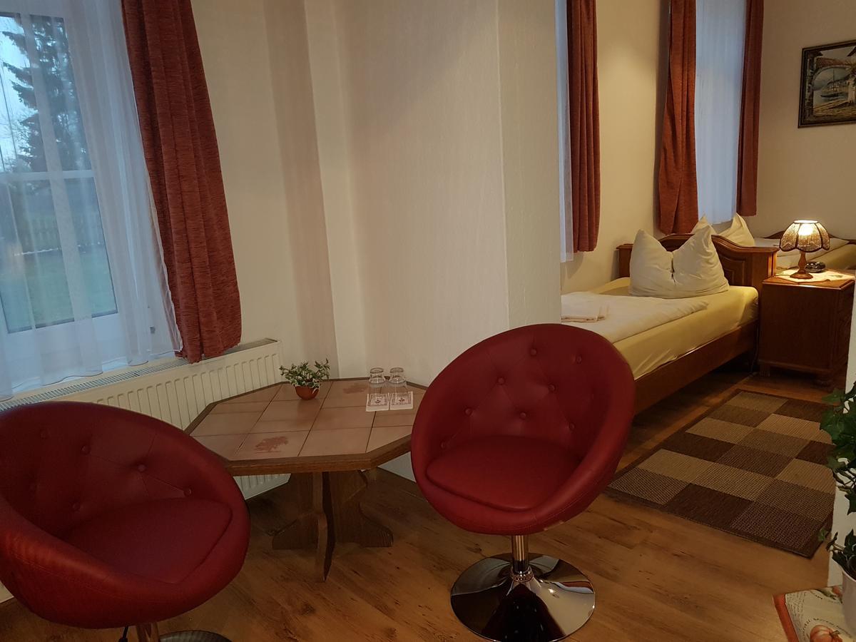 Landhaus Dargelin Hotel Behrenhoff Esterno foto