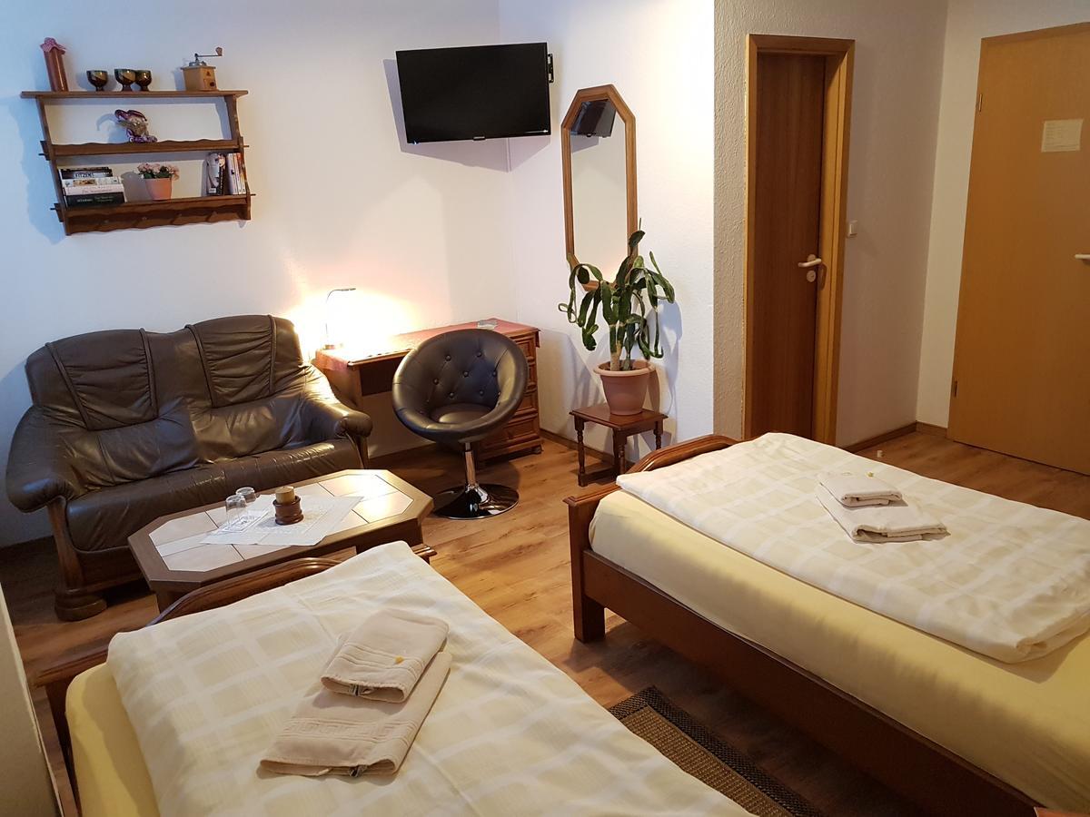 Landhaus Dargelin Hotel Behrenhoff Esterno foto