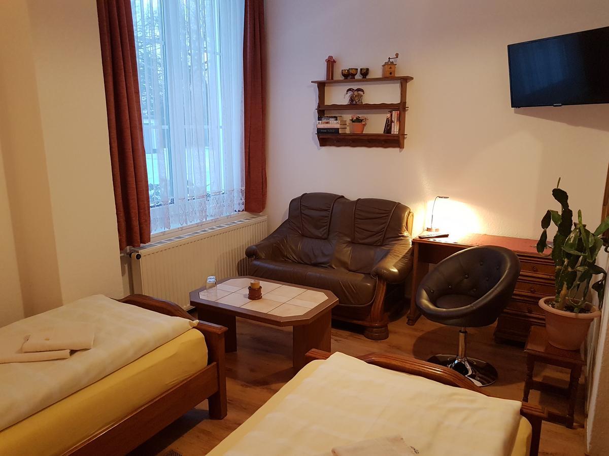 Landhaus Dargelin Hotel Behrenhoff Esterno foto